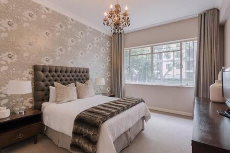Modern Apartment In Rosebank 요하네스버그 외부 사진